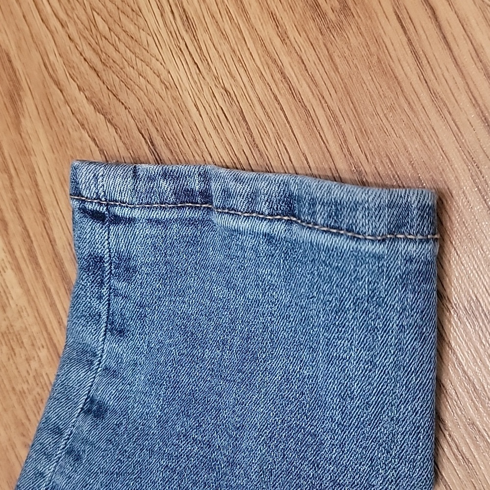 ANA High Rise Skinny Ankle Distressed Jeans Size 4P - Picture 5 of 10
